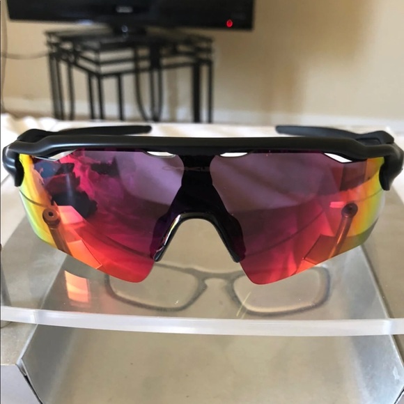 Oakley sunglasses - Picture 4 of 7
